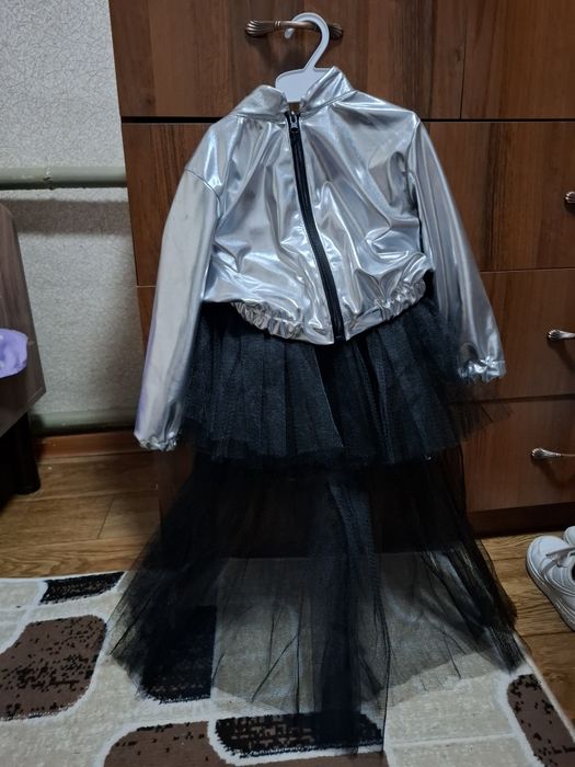 Продам платья на девочу