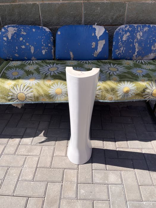 Продам умывальник + пьедестал (ножка)