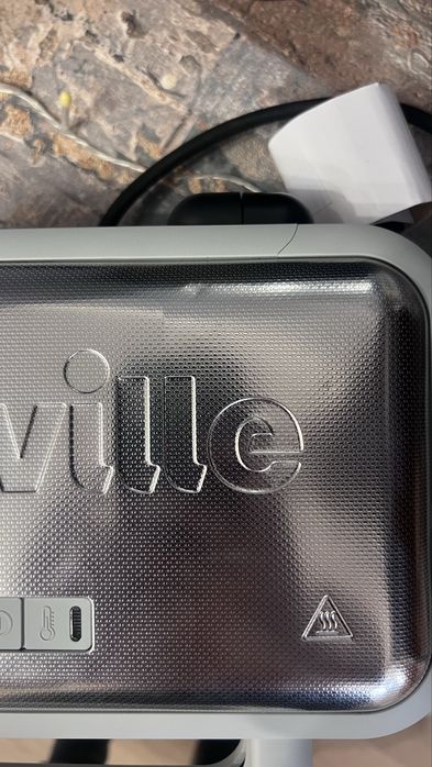 Вафельница Breville VST072