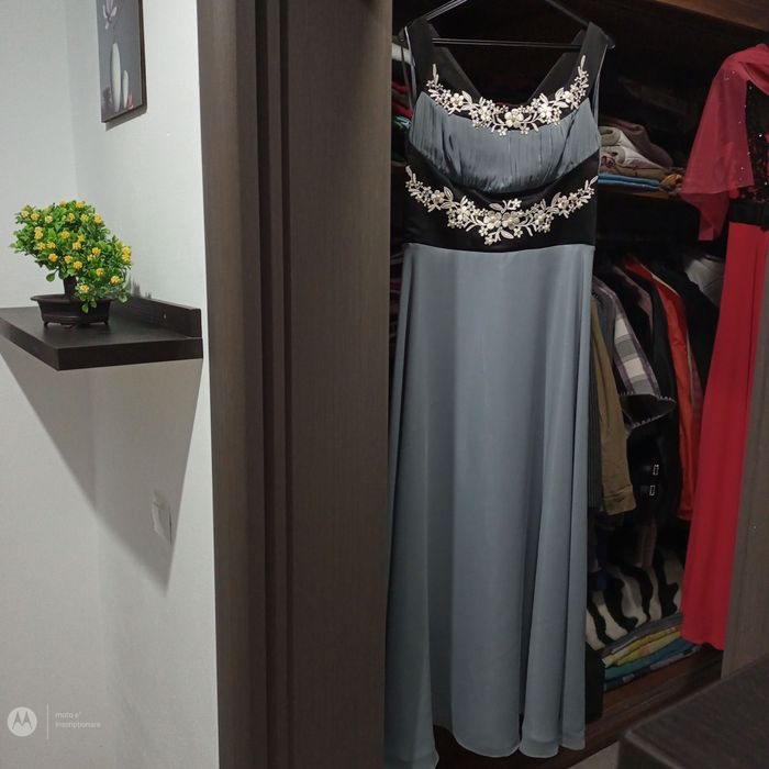 De vânzare rochie de nașa