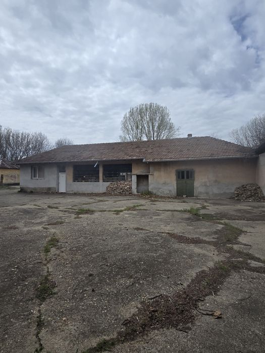 Дава се под наем Склад в Горна Оряховица - 400 кв.м за 2040 € - Снимка #4