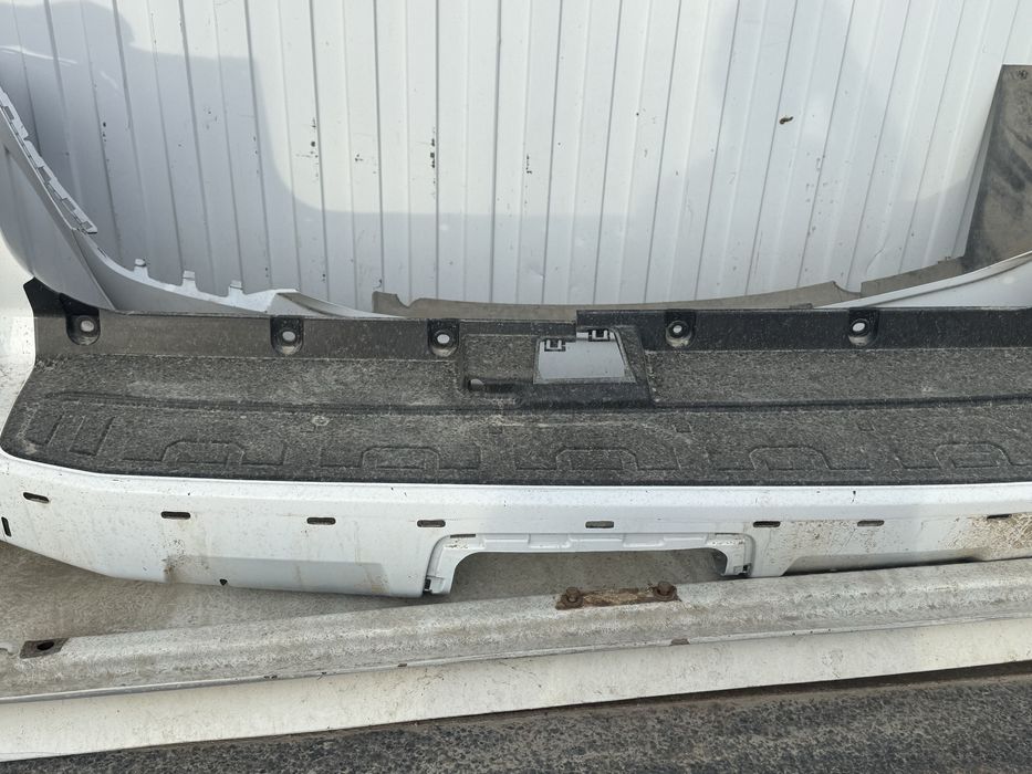 Задний бампер 4Runner б/у оригинал