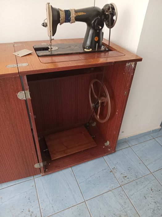 Продам швейная машину