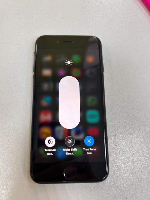 Iphone ce2 IOS26 идеальный