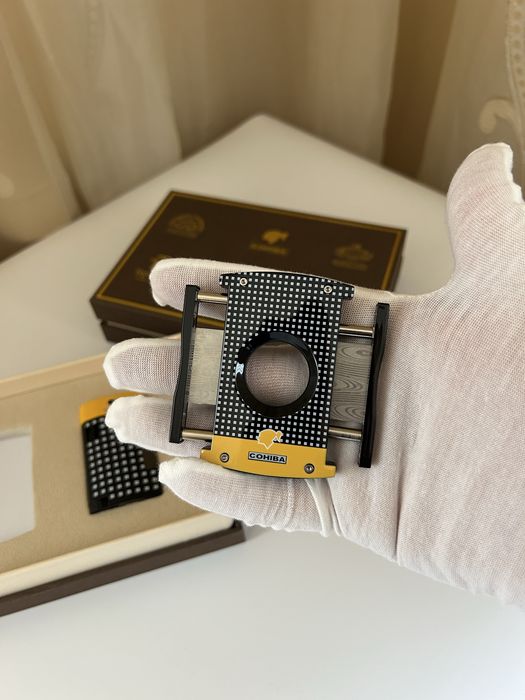 COHIBA подаръчен комплект – запалка и резачка за пури