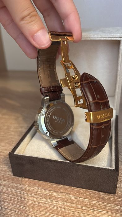 Ceas Doxa , bratara piele crocodil maro , D light , 30 atm, sticla safir