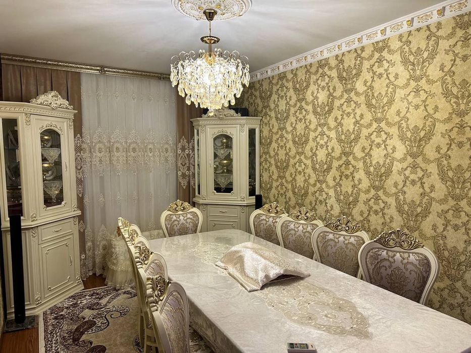 Продам на Юнус Абаде 14 квартале 4/4/4, торцевой, утеплён стены. Есть