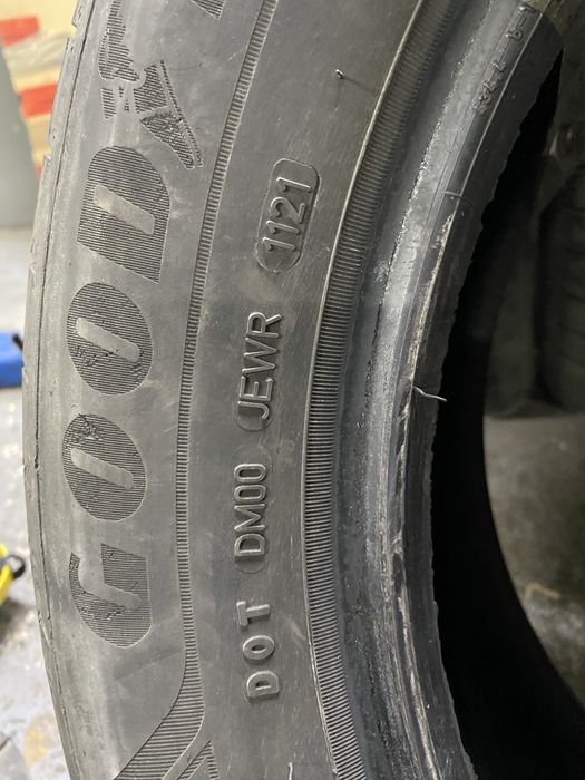 Anvelope vara 225/55R17 Goodyear EfficientGrip Performance 97W