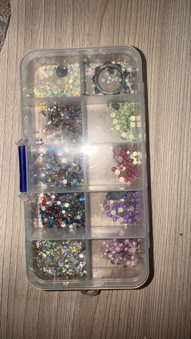 Лампа ikea и маникюрға құралдар