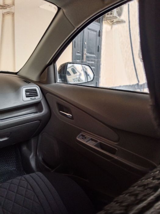 Chevrolet Cobalt Dark Moon sotiladi