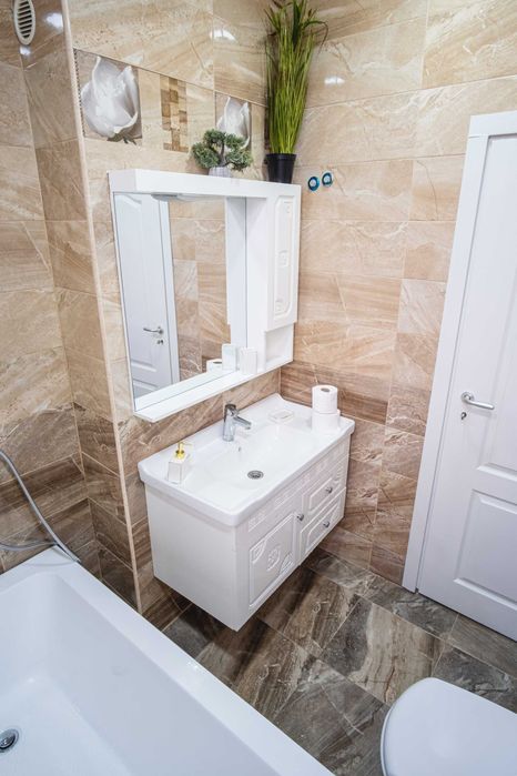 Продава се Тристаен апартамент в Русе, Център - 90 кв.м за 1417 €/кв.м - Снимка #11