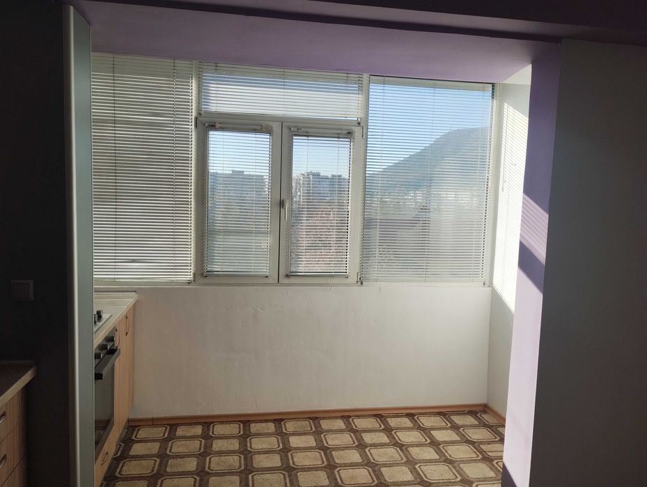 Дава се под наем Двустаен апартамент в Шумен, Център - 55 кв.м за 214.2 € - Снимка #3