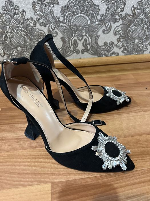 Туфли на каблуке