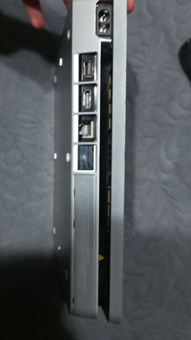 Vând sau schimb cu diverse ps4 slim!