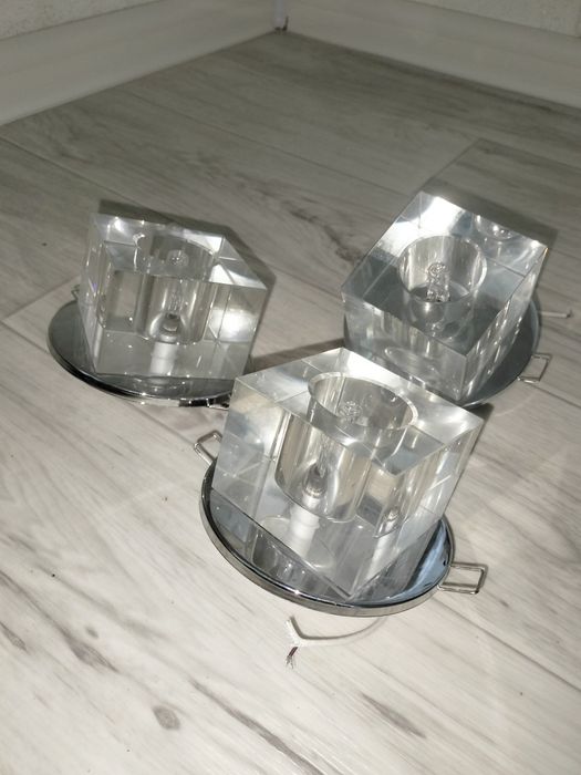 Продам светильник и три софита