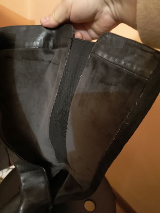 Cizme lungi din piele naturala număr 38, fermoar, elastic pe spate