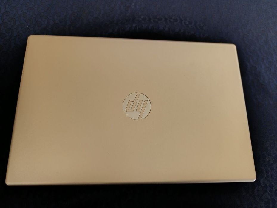 Vând laptop HP nou nefolosit cu Windows 11 pro 25H2 instalat cu licență,office pro plus cu licență,cu toate driverele instalate de Microsoft. Nu