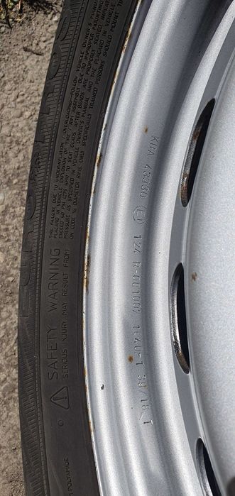 Set 4 cauciucuri de iarna cu jante de tabla GOLF 7