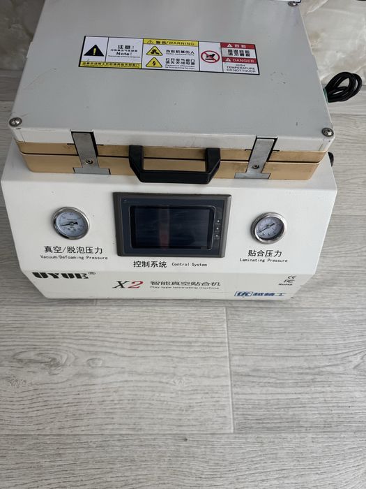 Masina laminat sticla display gsm Uyue x2 laminate vacuum display