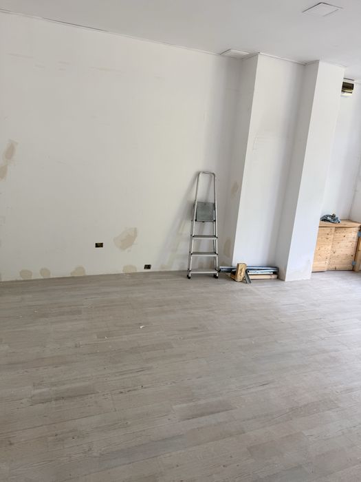 Inchiriez spatiu comercial