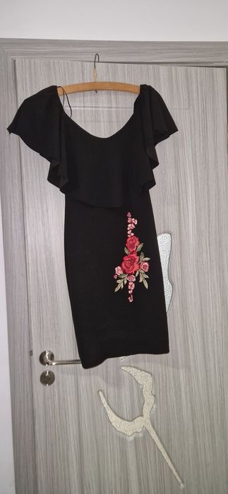 Vând rochi de ocazie marimea XS