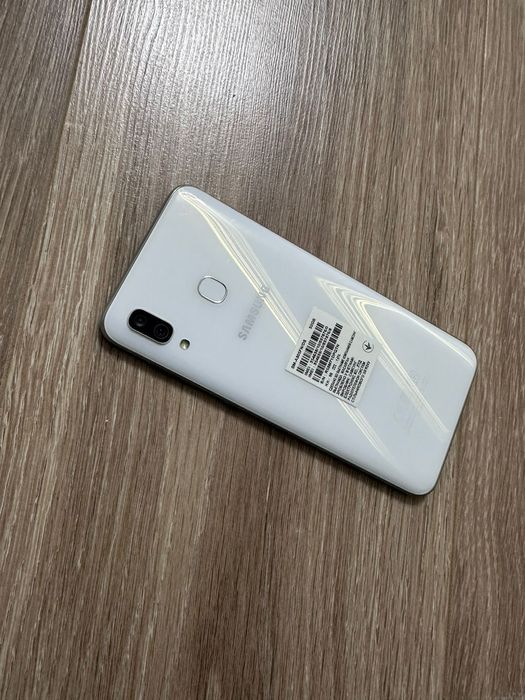 Samsung Galaxy A30