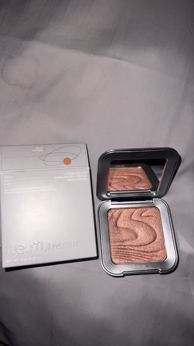 Rem jupiter ariana grande