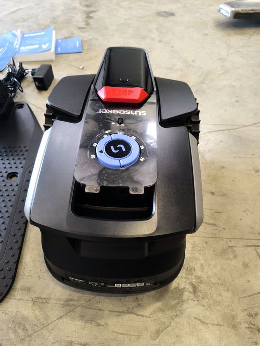 Robot tuns gazonul Sunseeker