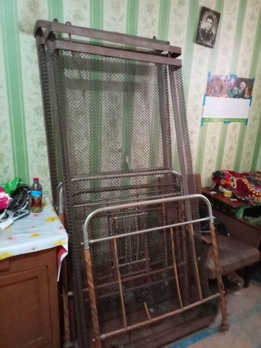 Железная кровать