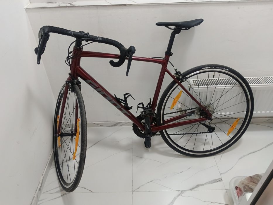 Продам шоссейный велосипед GIANT CONTENT 1