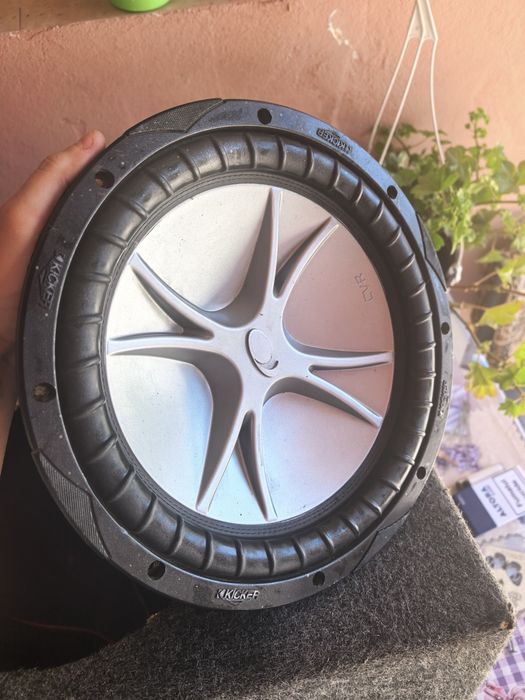vând subwoofer 400w rms