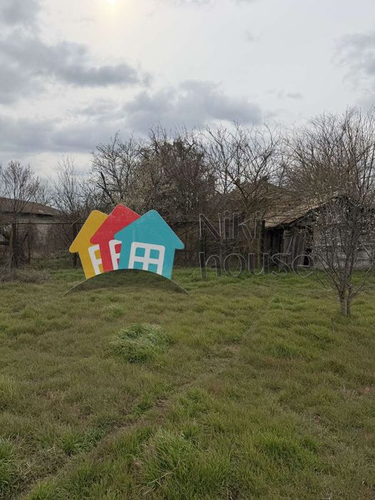 Къща в Варна, област-с.Царевци площ 60 цена 34000