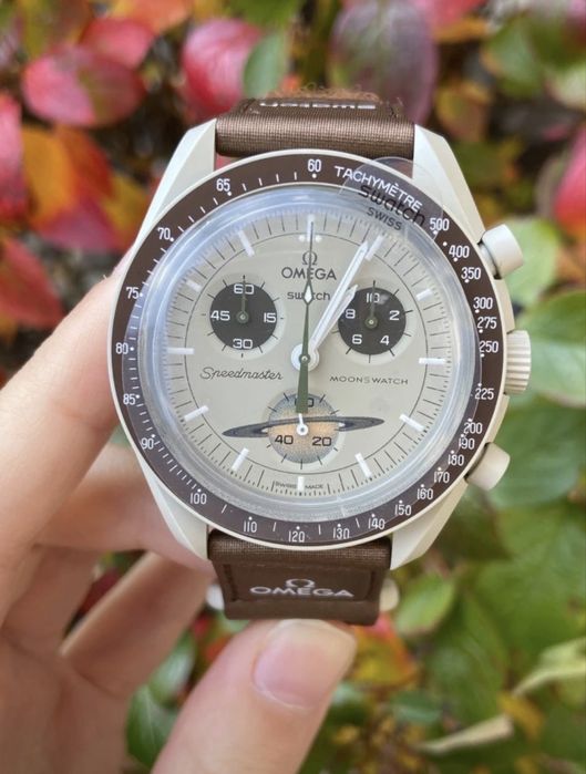 Часы Swatch & Omega mission to saturn
