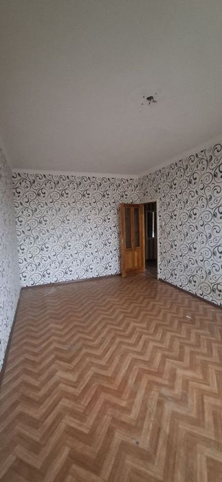 Сдается 4-комнатная квартира рядом с базаром Кадышева