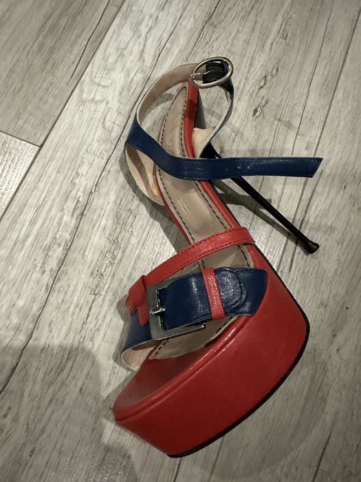 Босоножки женские