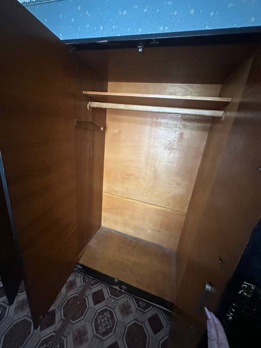 Продается шифоньер из дерева