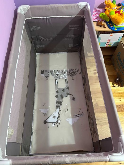 Бебешка кошара - марка Jane с матрак + подарък сгъваем матрак 60x120см