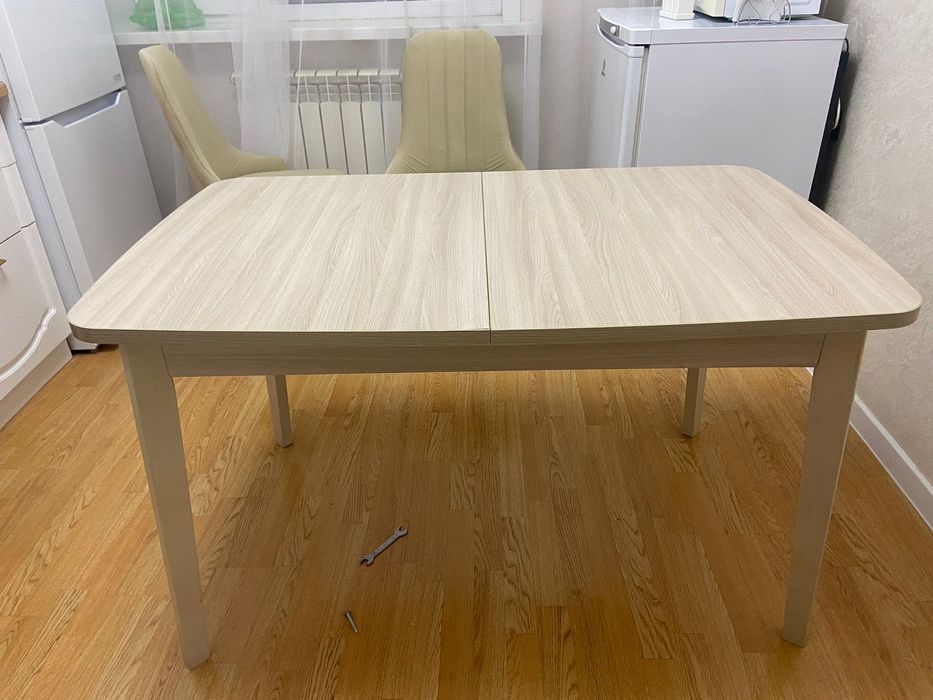 Продам кухонный стол