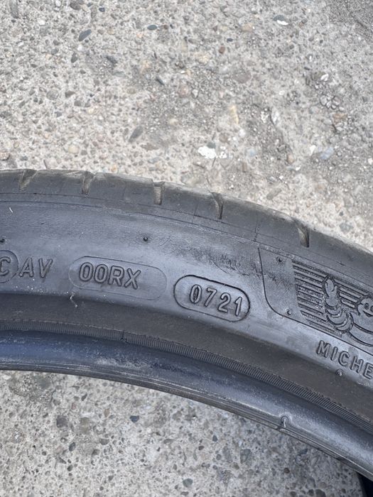Michelin Pilot Sport 4 - 235 40 R19 Anvelope Vara