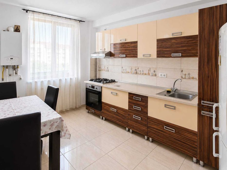 Apartament 2 camere decomandat de inchiriat