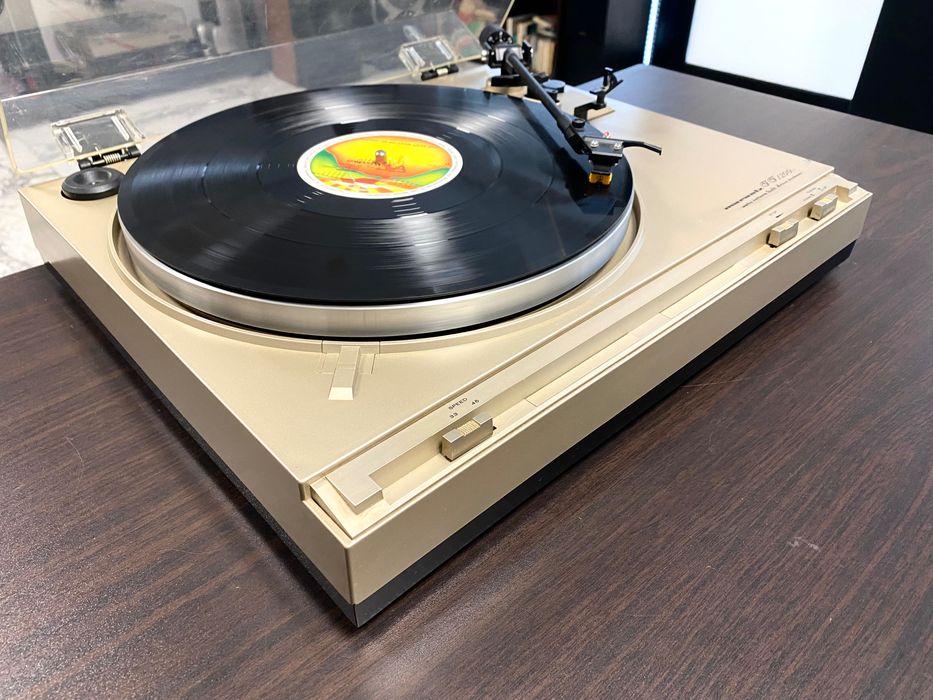 Грамофон Marantz