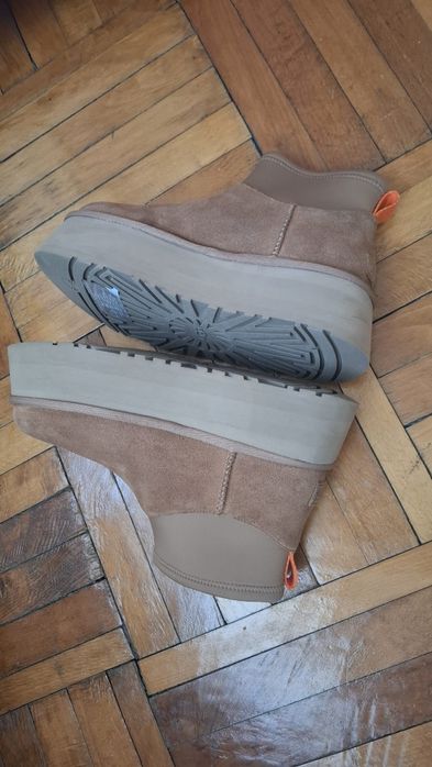 UGG  mini dipper