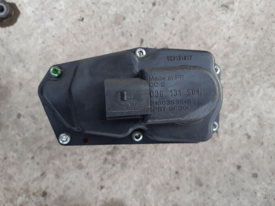 Clapeta accelerație / EGR vw passat b6 2.0 TDI 170 CP cod motor BMR