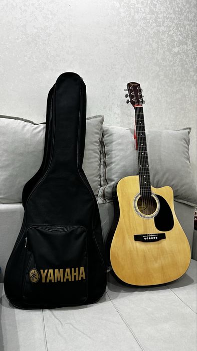 Продам элекстроакустическую гитару