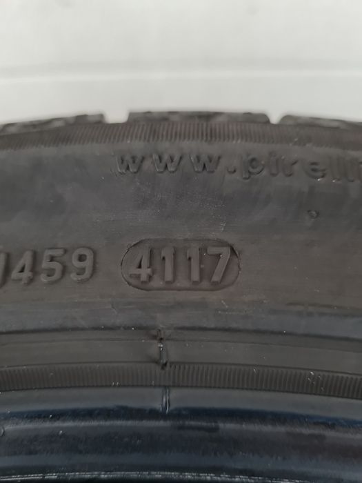 Зимни гуми 2 броя PIRELLI SottoZero 255 40 R20 дот 4117