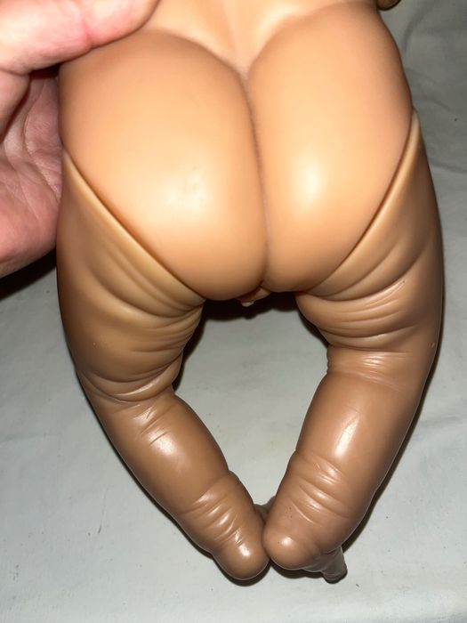 Реалистична кукла