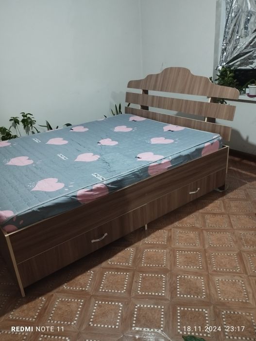 Спальны кровать буу.