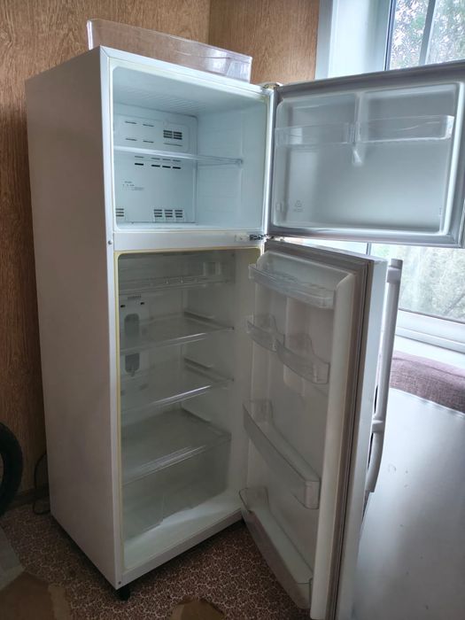 продается холодильник в хорошем состояние