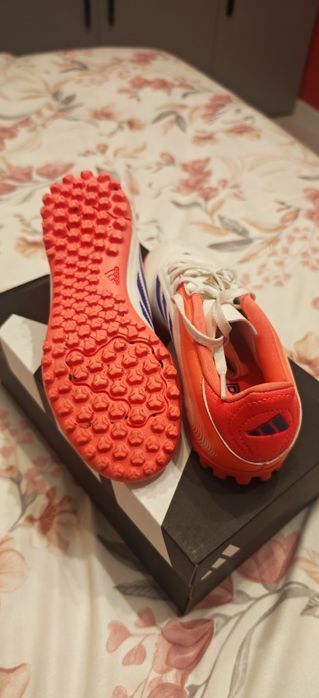 34 номер - стоножки / бутонки за футбол на изкуствен терен