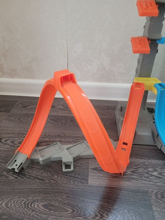 Продам трек Hot wheels